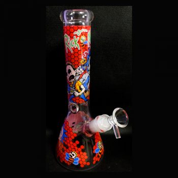 BONG RICK AND MORTY Height: 10" Inches Base Diameter: 4" Inches Wide Glass: 38mm x 4mm Tubing Joint: 18mm/14mm Stem: Removable 6 Slit Diffuser Bowl: Snapper Bowl 14mm Glass Slide Color : Red บ้องริกและมอร์ตี้ ความสูง: 10" นิ้ว เส้นผ่านศูนย์กลางฐาน: กว้าง 4 นิ้ว แก้ว: ท่อ 38 มม. x 4 มม ข้อต่อ: 18mm/14mm ก้าน: ดิฟฟิวเซอร์แบบถอดได้ 6 ช่อง สี : แดง