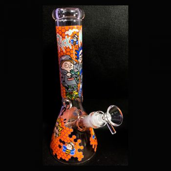 BONG RICK AND MORTY Height: 10" Inches Base Diameter: 4" Inches Wide Glass: 38mm x 4mm Tubing Joint: 18mm/14mm Stem: Removable 6 Slit Diffuser Bowl: Snapper Bowl 14mm Glass Slide Color : Orange บ้องริกและมอร์ตี้ ความสูง: 10" นิ้ว เส้นผ่านศูนย์กลางฐาน: กว้าง 4 นิ้ว แก้ว: ท่อ 38 มม. x 4 มม ข้อต่อ: 18mm/14mm ก้าน: ดิฟฟิวเซอร์แบบถอดได้ 6 ช่อง สี : ส้ม